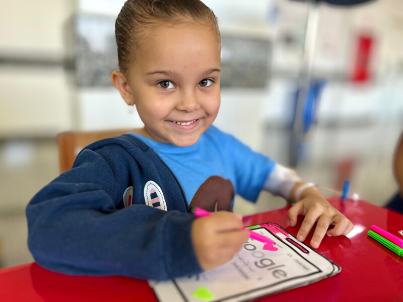 dia-dos-pais-pacientes-do-hecad-confeccionam-cartoes-e-chaveiros-em-oficina-pedagogica